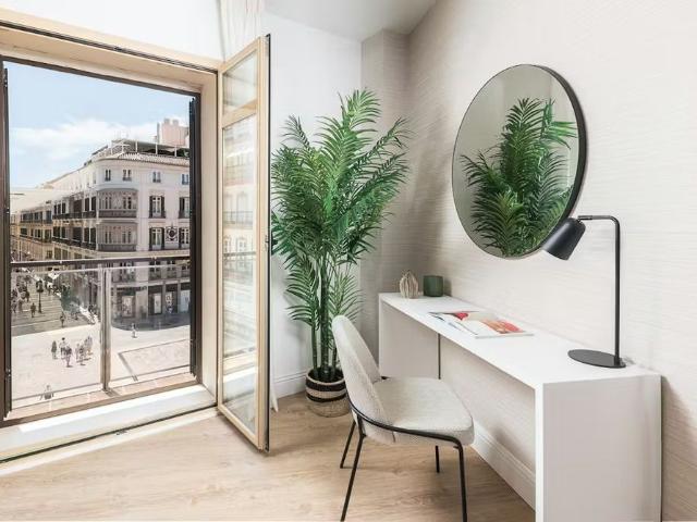 Calle Granada, Málaga, Andalusia 29015