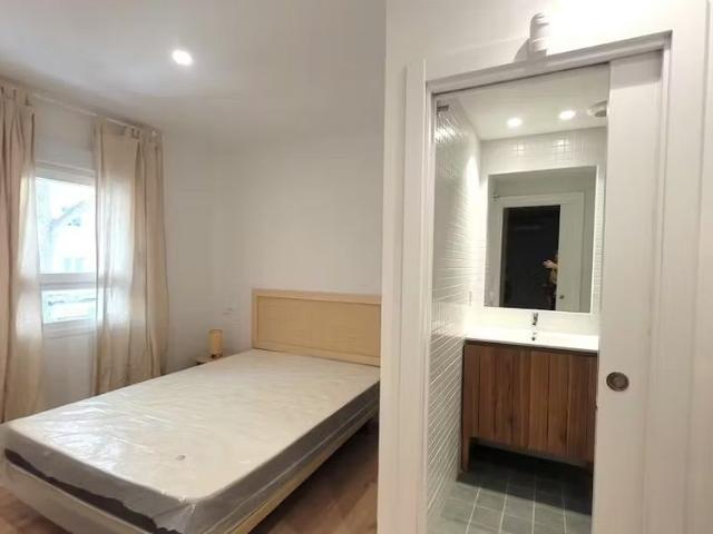 Calle Hermanos de Pablo, Madrid, Community of Madrid 28027