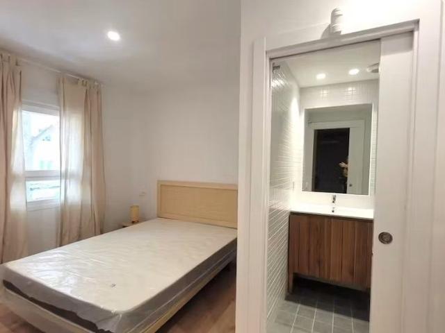 Calle Hermanos de Pablo, Madrid, Community of Madrid 28027
