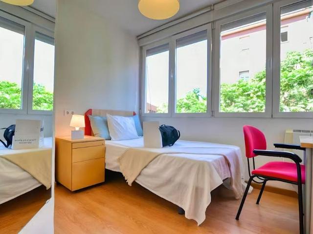 Calle Hortensia, Getafe, Community of Madrid 28903