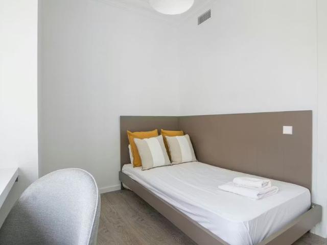 Calle Hospital, Valencia, Valencian Community 46001
