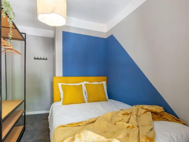 Calle Inmaculada, Getafe, Community of Madrid 28909