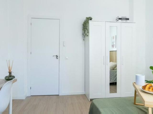 Calle Jacinto Benavente, Getafe, Community of Madrid 28902