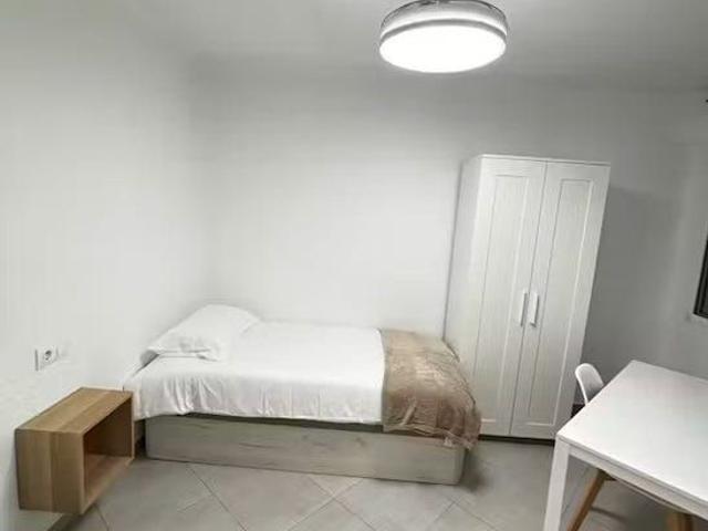 Calle Juan XXIII, Manises, Valencian Community 46940