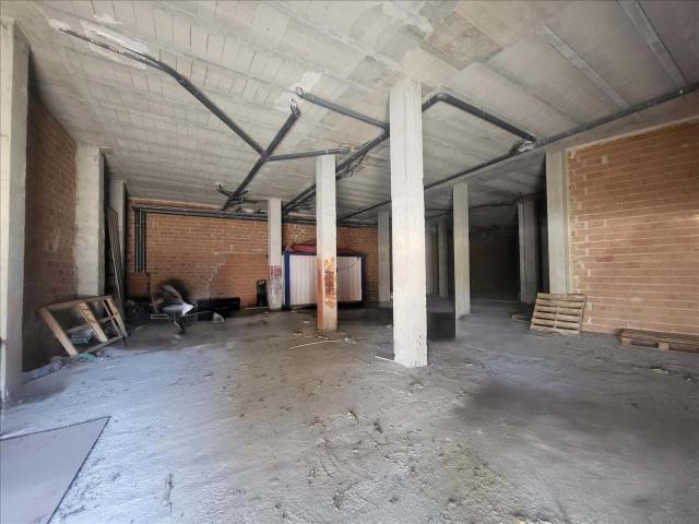 Venta de 4 Locales en Calle LUGAR NUEVO DE LA CORONA Nº 14 Torrent Valencia/València