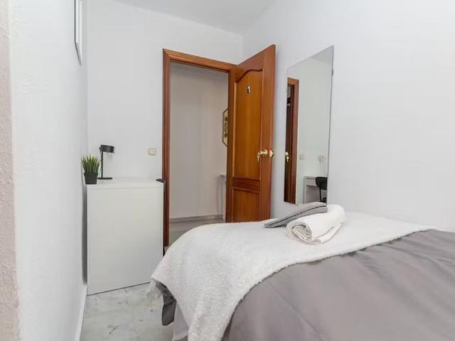 Calle Martínez de la Rosa, Málaga, Andalusia 29010