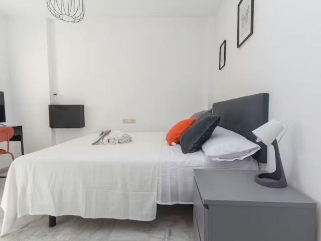 Calle Martínez de la Rosa, Málaga, Andalusia 29010