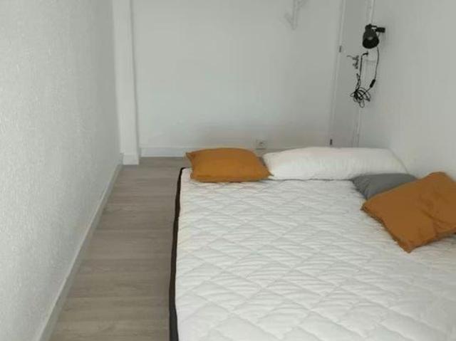 Calle Marcelino Castillo, Madrid, Community of Madrid 28047