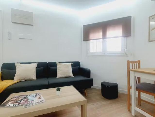 Calle Miosotis, Madrid, Community of Madrid 28039