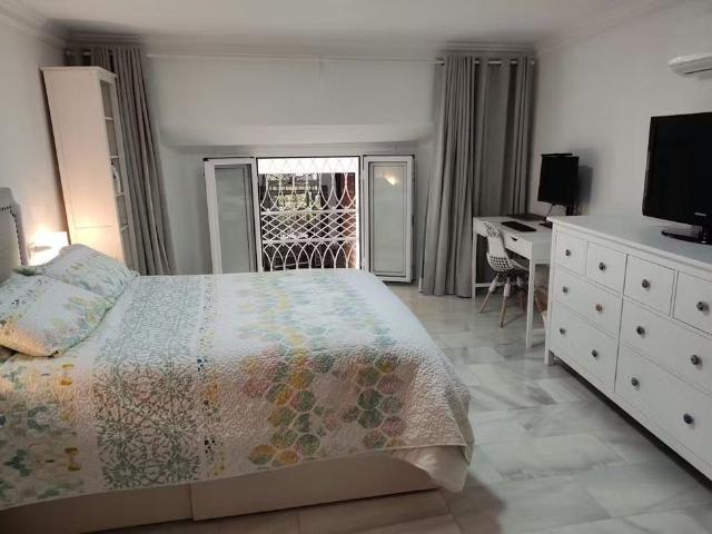 Calle Pajaritos, Sevilla, Andalusia 41004