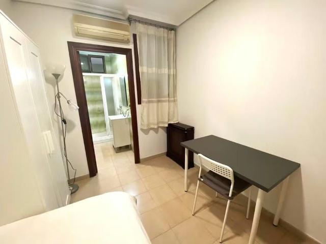 Calle Parras, Sevilla, Andalusia 41002
