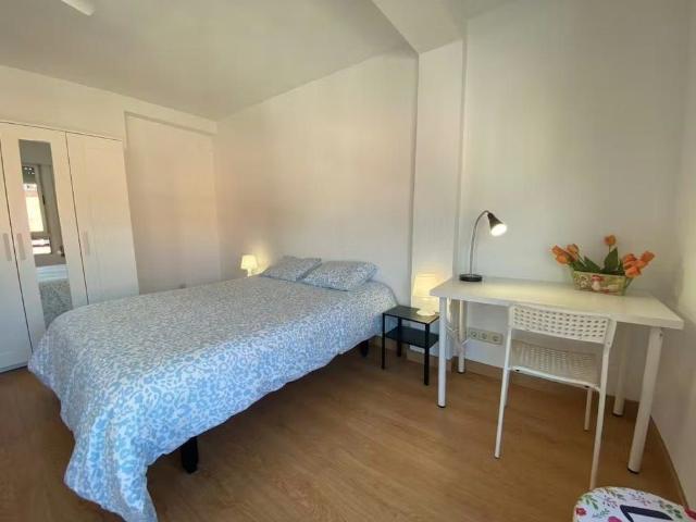 Calle Pedroches, Madrid, Community of Madrid 28053