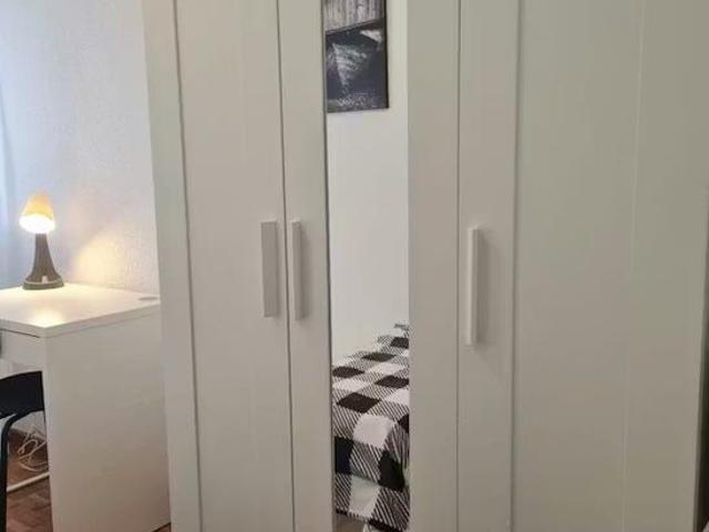 Calle Pinar del Rey, Madrid, Community of Madrid 28033