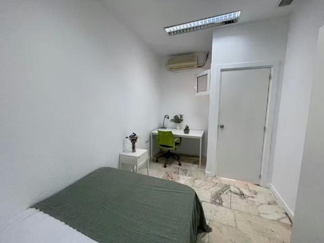 Calle Porvenir, Sevilla, Andalusia 41013