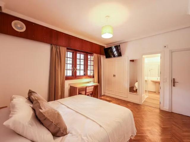 Calle Praderas, Majadahonda, Community of Madrid 28221