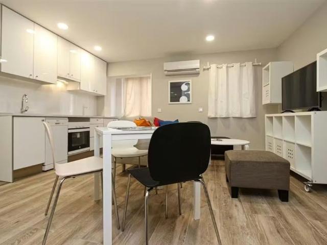 Calle Rosa, Getafe, Community of Madrid 28903