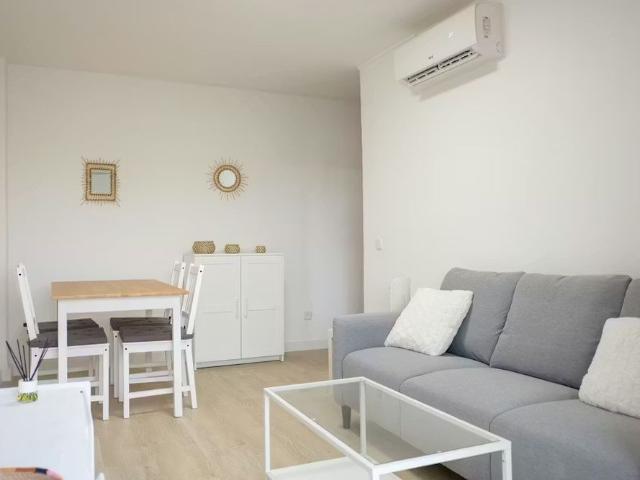 Calle Rosa, Getafe, Community of Madrid 28903