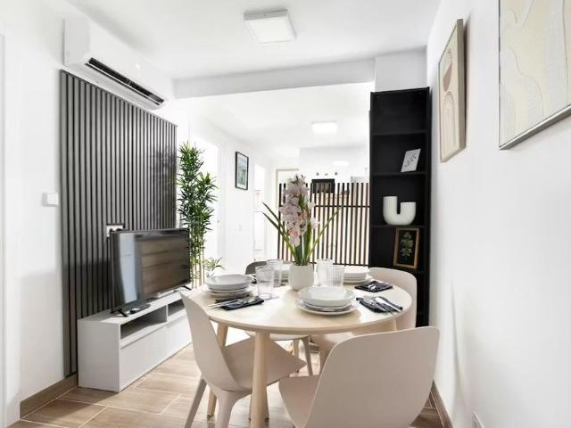 Calle Rosa, Getafe, Community of Madrid 28903