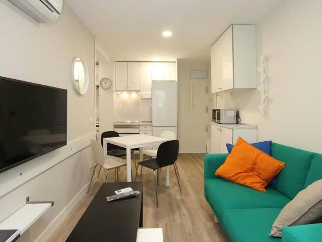 Calle Rosa, Getafe, Community of Madrid 28903