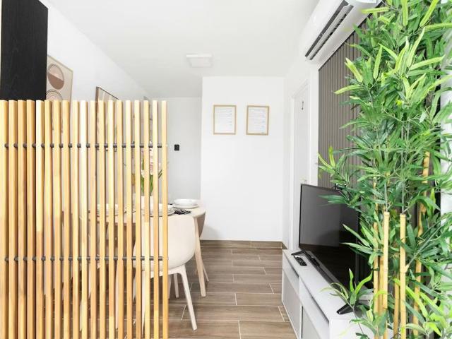 Calle Rosa, Getafe, Community of Madrid 28903