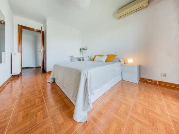 Calle Santa Virgilia, Madrid, Community of Madrid 28033