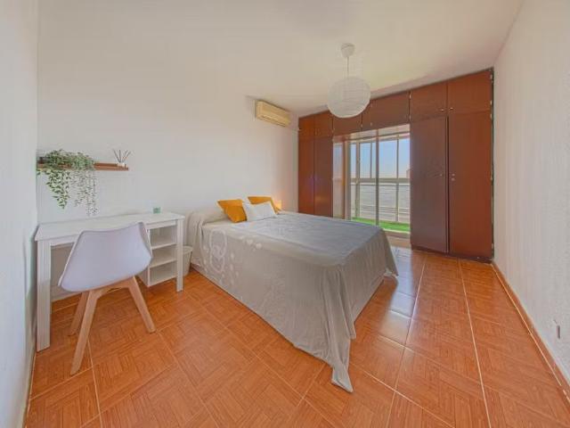 Calle Santa Virgilia, Madrid, Community of Madrid 28033