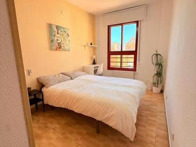 Calle Santanderina, Madrid, Community of Madrid 28053