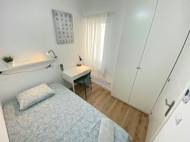 Calle Sierra de Monchique, Madrid, Community of Madrid 28053