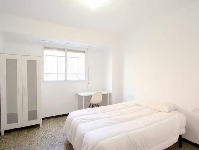 Calle Submarino, Valencia, Valencian Community 46009