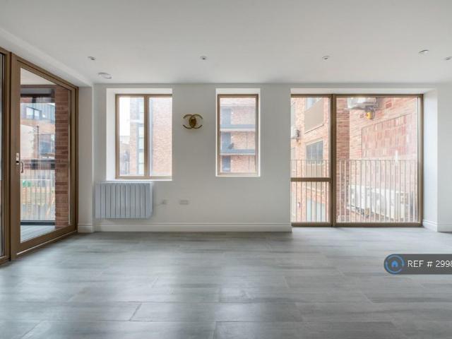 Calleva Court, Hounslow, TW4 2 bed flat to rent £1,800 pcm £415 pw