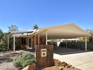 House for sale in Alice Springs County - Equipped kitchen