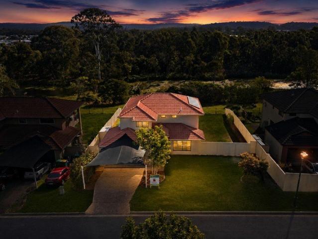 CALLING ALL NATURE LOVERS PEACE, PRIVACY & A BEAUTIFUL VIEW MOVE IN READY!