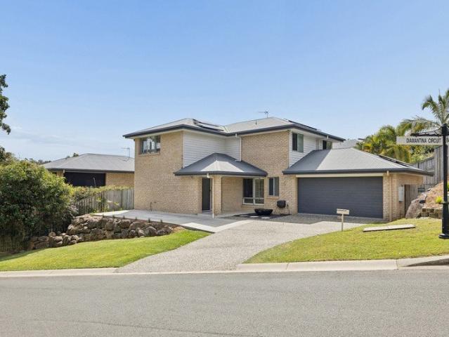 CALLING ALL NATURE LOVERS, SEEKING A BEAUTIFUL LOW MAINTENANCE HOME SITTING ACROSS FROM THE RESERVE