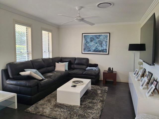 LOCATION! LOCATION! LOCATION! Executive Residence in the prestigious Urraween's Medical Precinct. 794 m2 block Approx 250 m2 build area