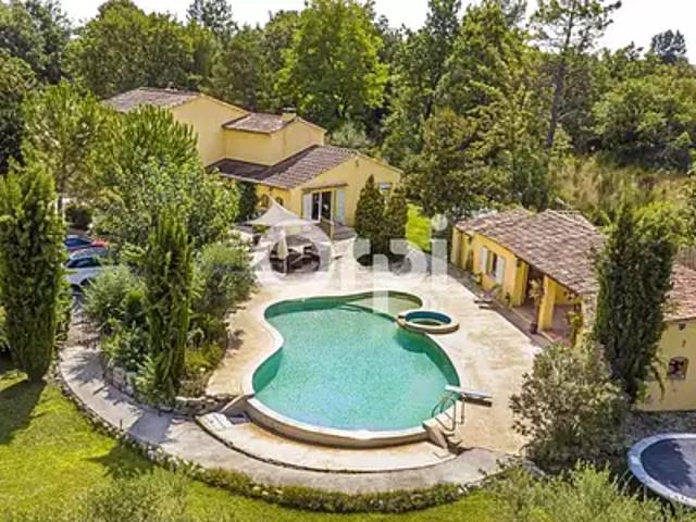 Callian 83440 Achat / Vente maison 6 pièces t6 piscine jardin