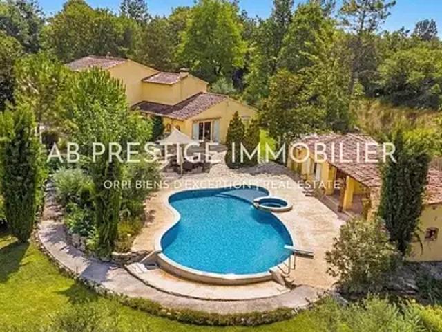 Callian 83440 Achat / Vente maison 6 pièces t6 piscine jardin