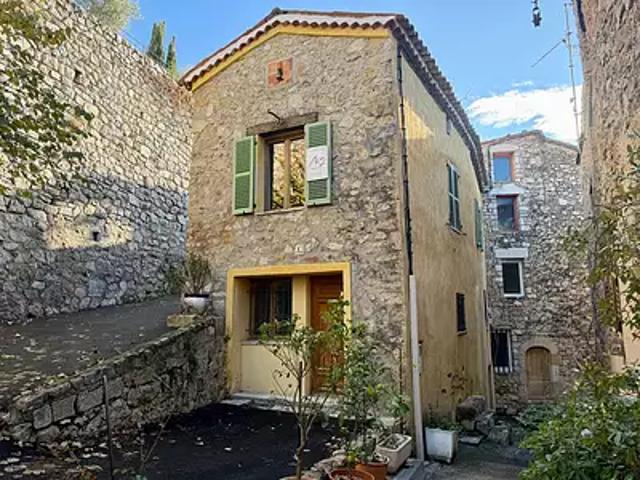 Callian 83440 Achat / Vente maison 3 pièces t3 au dernier étage cave