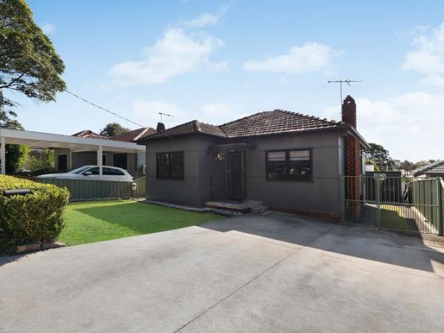 Calm, Modern Home with North Rear Aspect and Tree Lined Address