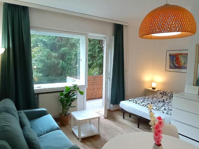 Calm and colourful studio in Wilmersdorf