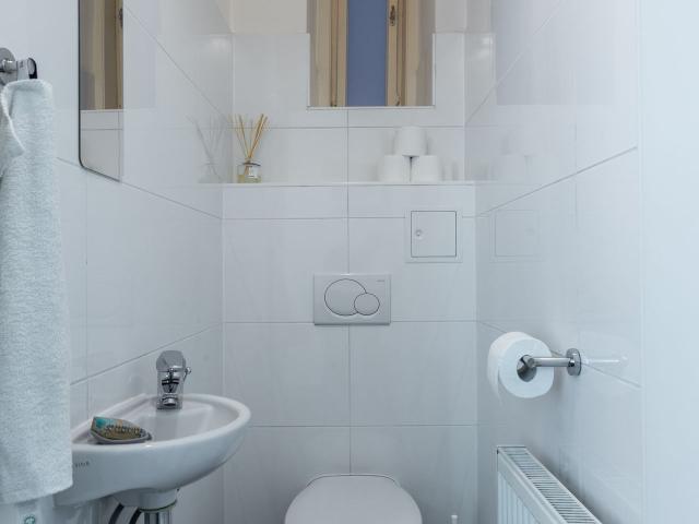 Calm and spacious apartment in excellent location, Vienna Amsterdam Apartments for Rent
