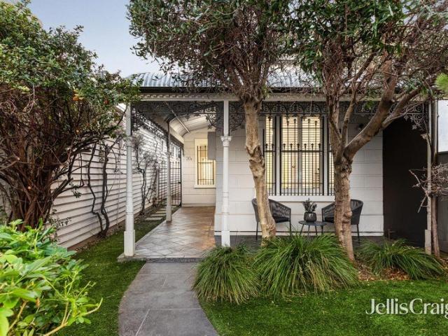 Calm, charm & comfort on adored Richmond Hill