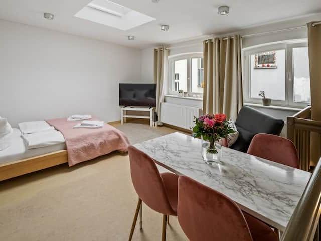 Calm & Urban City House, Berlin Amsterdam Apartments for Rent