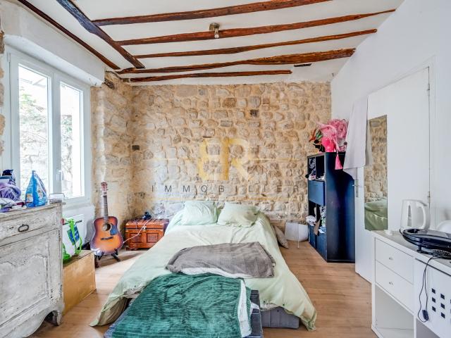 CALME / JARDIN 35M2 / BELLE HAUTEUR SOUS PLAFOND