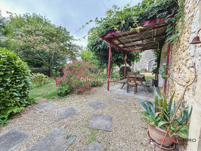 Maison en pierre à vendre entre Périgueux et Bergerac – calme, terrain et dépendance