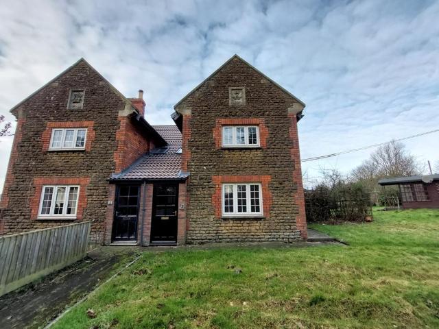 Calne, Wiltshire 3 bed semi detached house to rent £1,500 pcm £346 pw