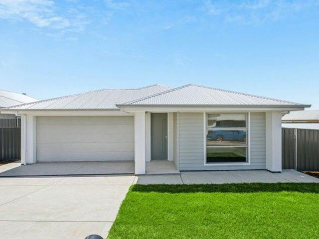 VACANT LAND OPPORTUNITY CAPTAINS COVE CENTRE
