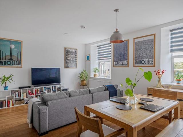 Captains Garden Fishponds BS16 2 bed flat to rent £2,100 pcm £485 pw