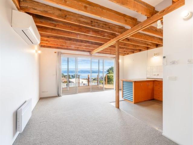 Captivating Views, Comfortable Home in Alonnah