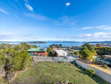 Captivating Views, Comfortable Home in Alonnah