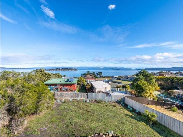 Captivating Views, Comfortable Home in Alonnah